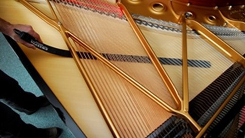 grand piano soundboard sweeper